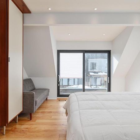 New Modern 1400 Sq Ft Coach House Near Everything Торонто Екстериор снимка