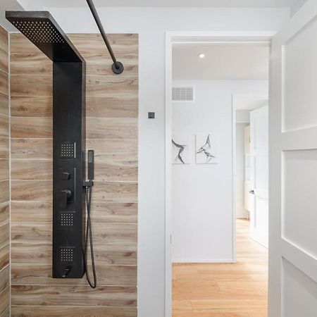 New Modern 1400 Sq Ft Coach House Near Everything Торонто Екстериор снимка