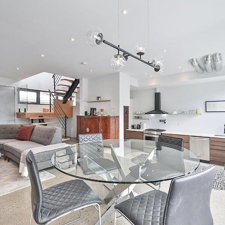 New Modern 1400 Sq Ft Coach House Near Everything Торонто Екстериор снимка