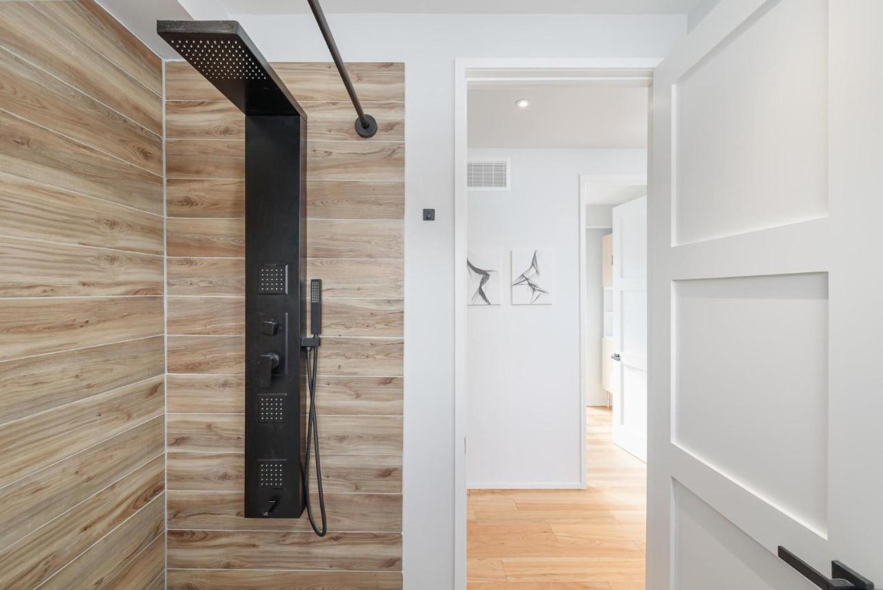 New Modern 1400 Sq Ft Coach House Near Everything Торонто Екстериор снимка