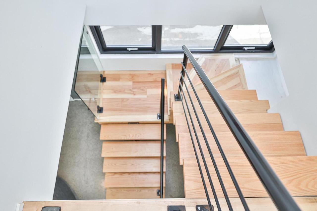 New Modern 1400 Sq Ft Coach House Near Everything Торонто Екстериор снимка