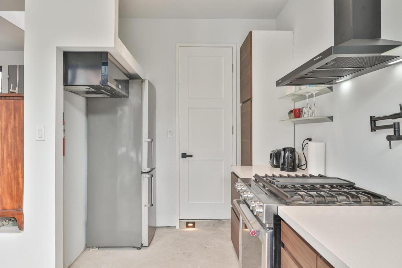 New Modern 1400 Sq Ft Coach House Near Everything Торонто Екстериор снимка