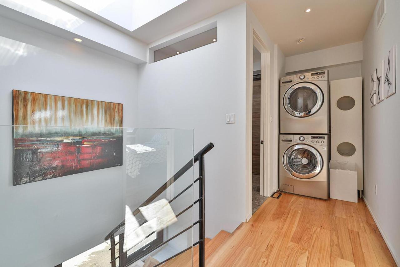 New Modern 1400 Sq Ft Coach House Near Everything Торонто Екстериор снимка