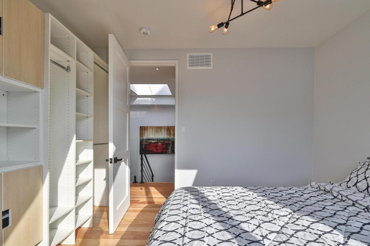 New Modern 1400 Sq Ft Coach House Near Everything Торонто Екстериор снимка