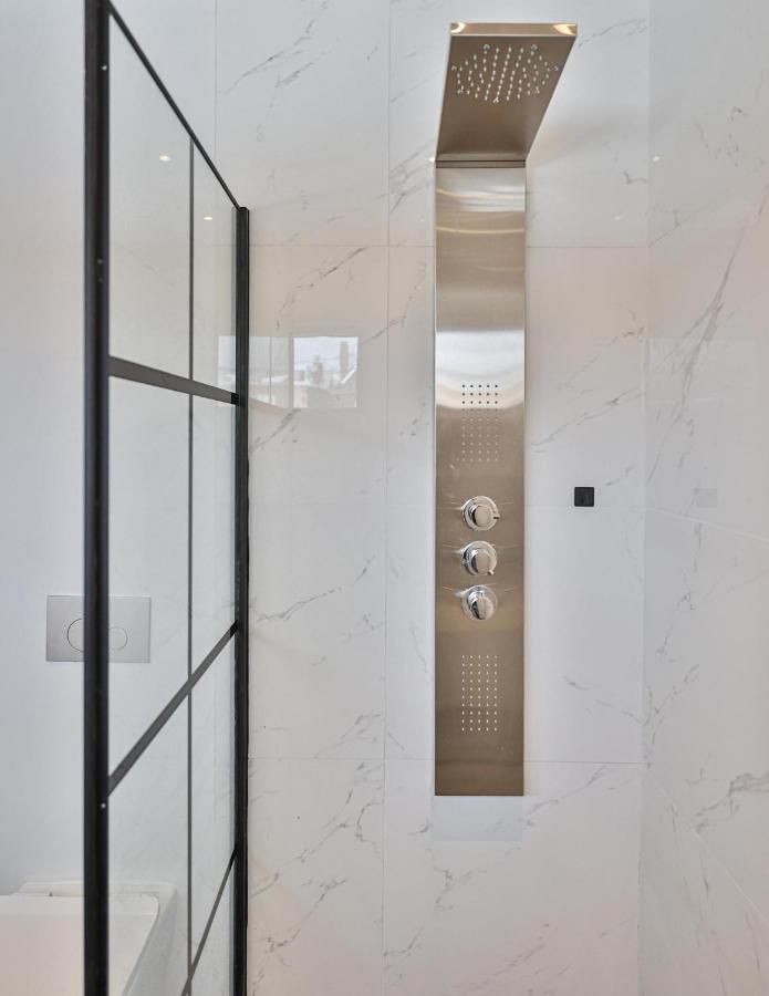 New Modern 1400 Sq Ft Coach House Near Everything Торонто Екстериор снимка