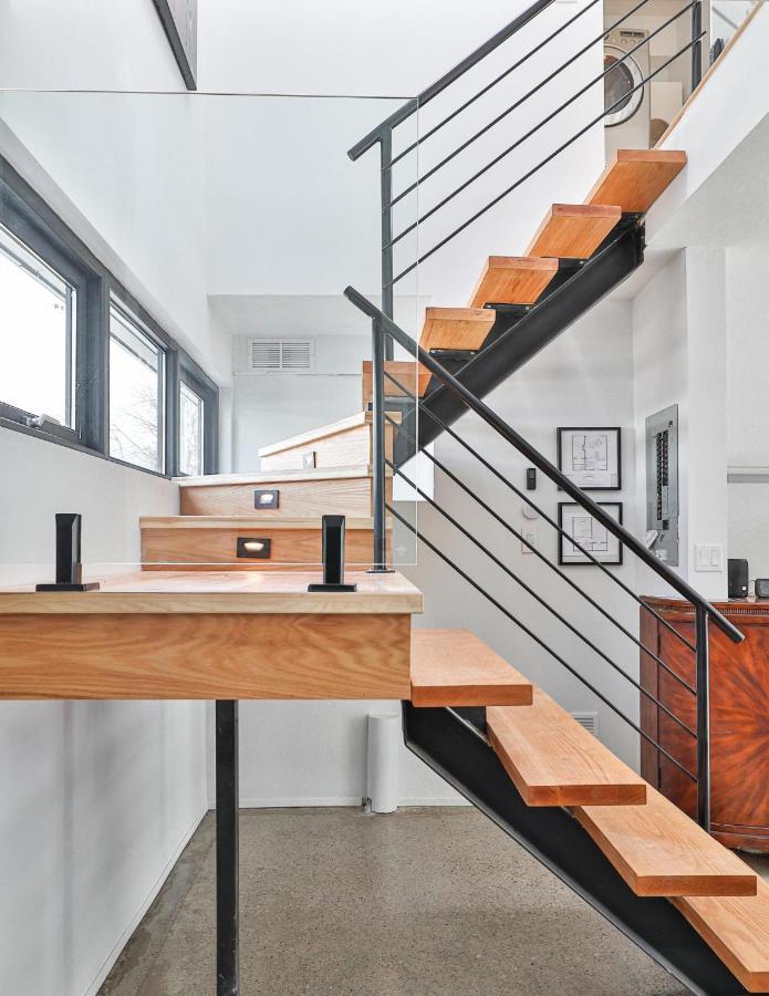 New Modern 1400 Sq Ft Coach House Near Everything Торонто Екстериор снимка